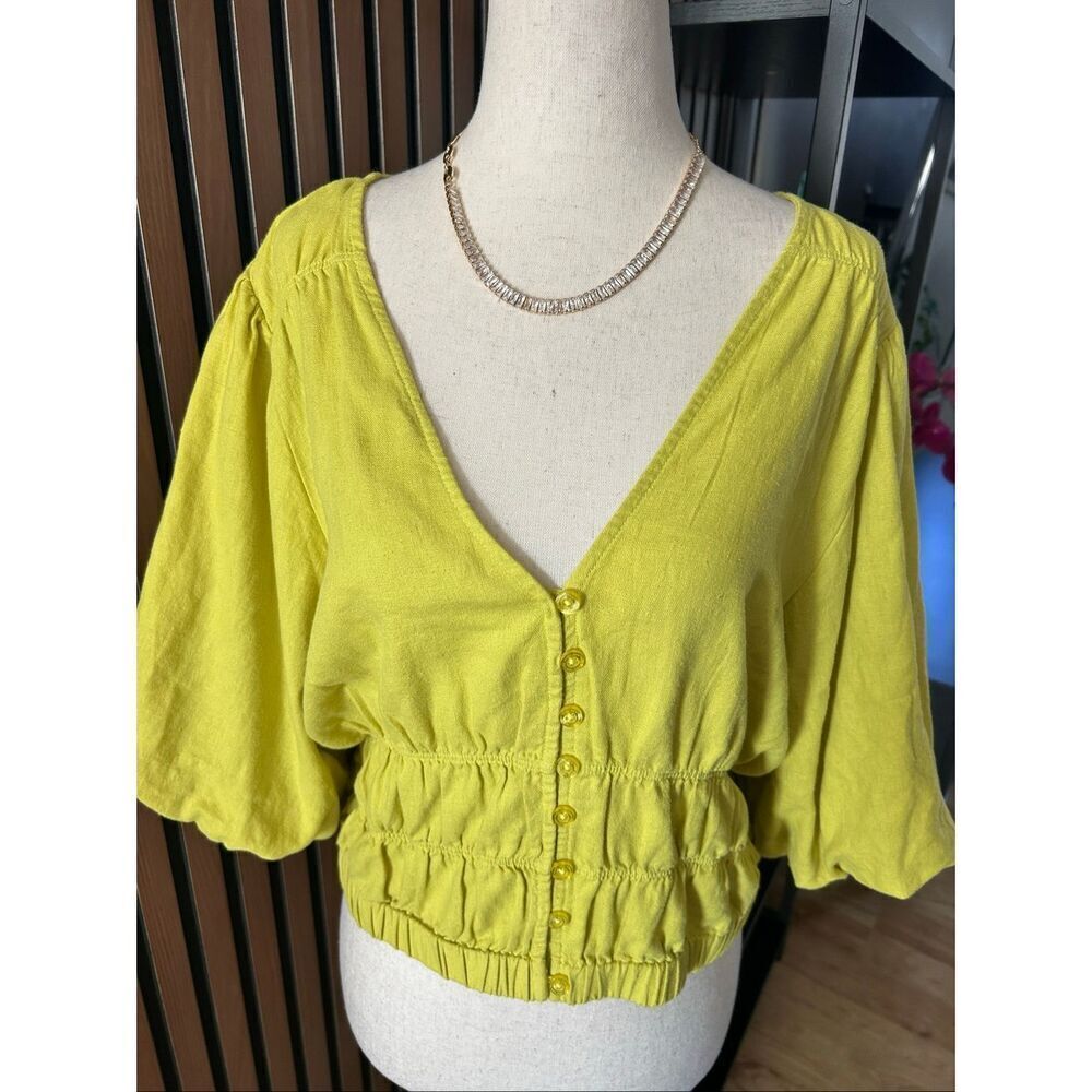 Marc New York andrew Mark size medium yellow pirate shirt short cut off
